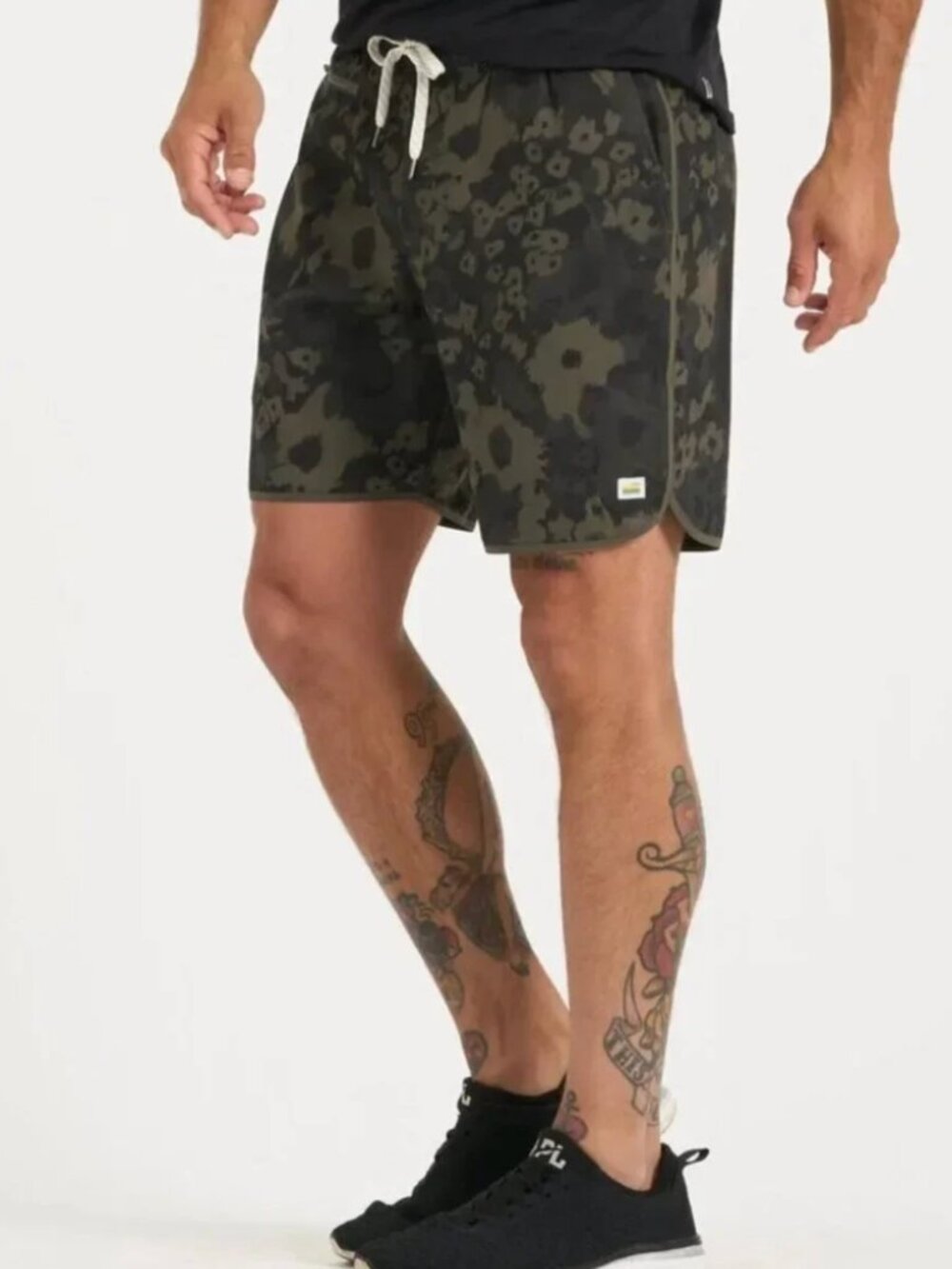 VUORI Men's Banks Oregano Camo Flower V330 Athletic Shorts size XL